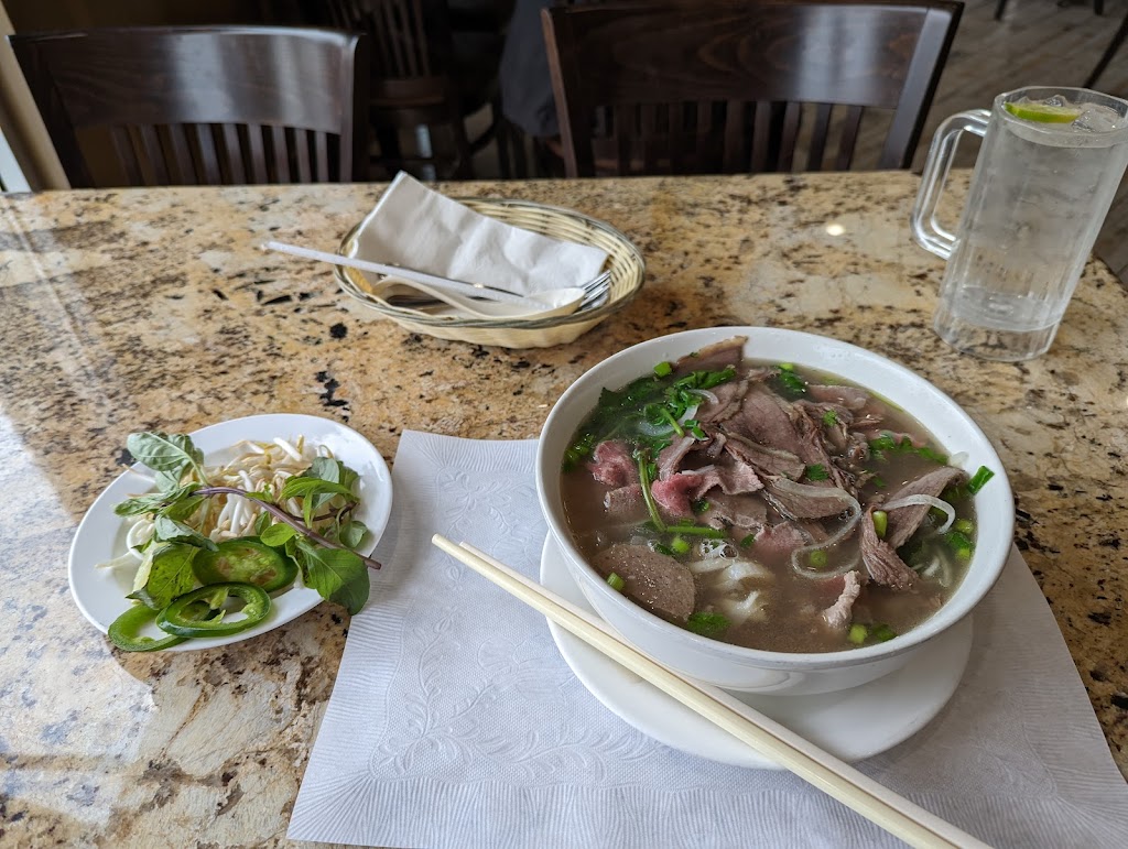 5 Stars Pho Restaurant | 4950 La Sierra Ave, Riverside, CA 92505, USA | Phone: (951) 772-0700