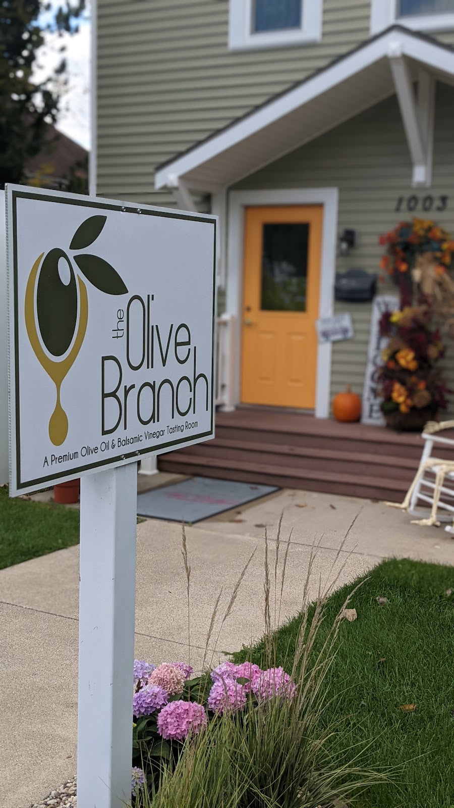 The Olive Branch | 1003 E Canal St, Winona Lake, IN 46590, USA | Phone: (574) 267-0636