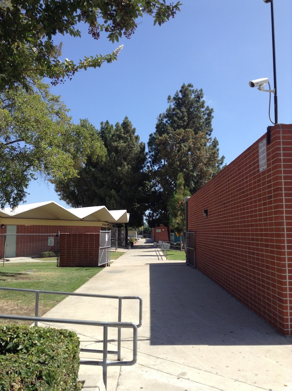 Cerro Villa Middle School | 17852 Serrano Ave, Villa Park, CA 92861, USA | Phone: (714) 997-6251