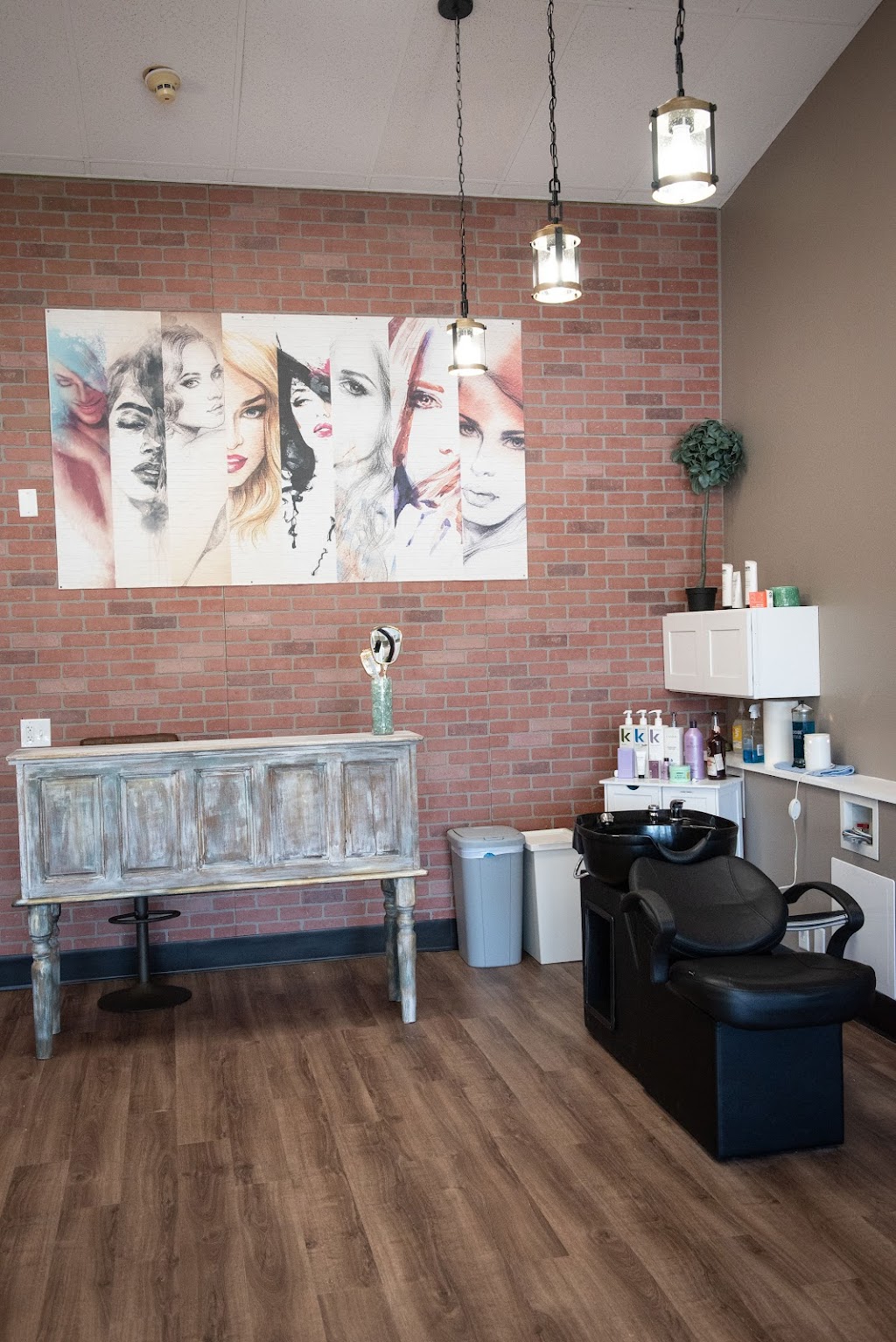 Curious Cat Salon and Boutique | 32214 Ellingwood Trail, Evergreen, CO 80439, USA | Phone: (970) 390-2929