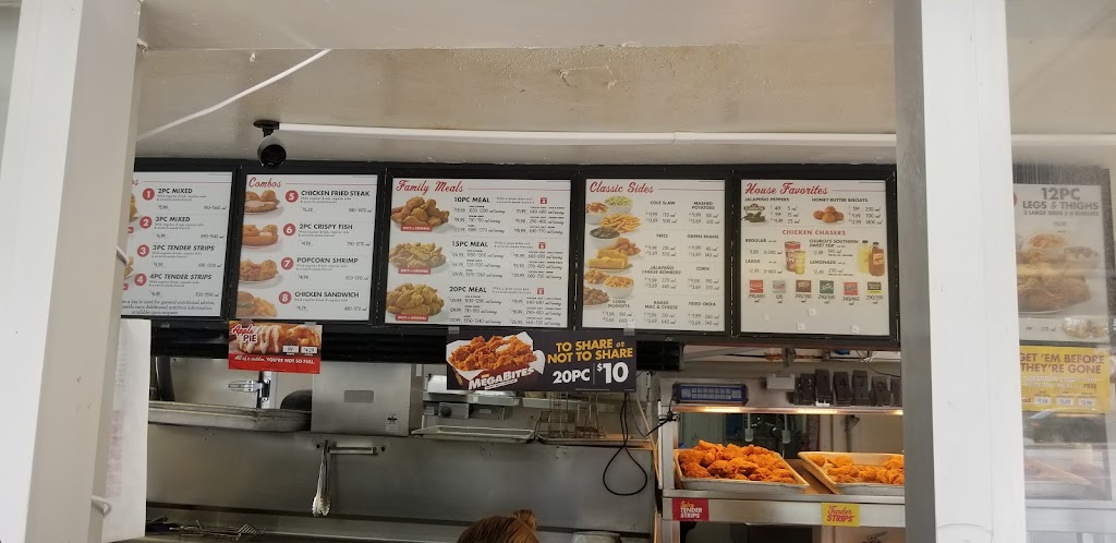 Churchs Texas Chicken | 606 N Hampton Rd, Dallas, TX 75208, USA | Phone: (214) 946-4015