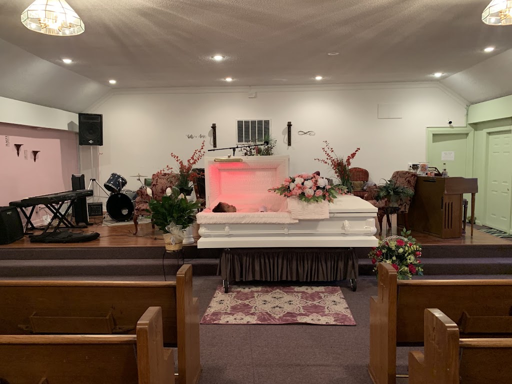 Lori’s Funeral Home & Cremation Services-Smithfield Selma | 711 S Raiford St, Selma, NC 27576, USA | Phone: (919) 980-1764