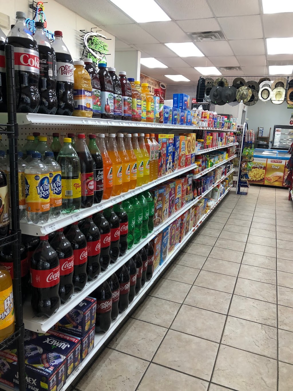 Elgin Quick Mart | 13717 County Line Rd, Elgin, TX 78621, USA | Phone: (512) 285-3800