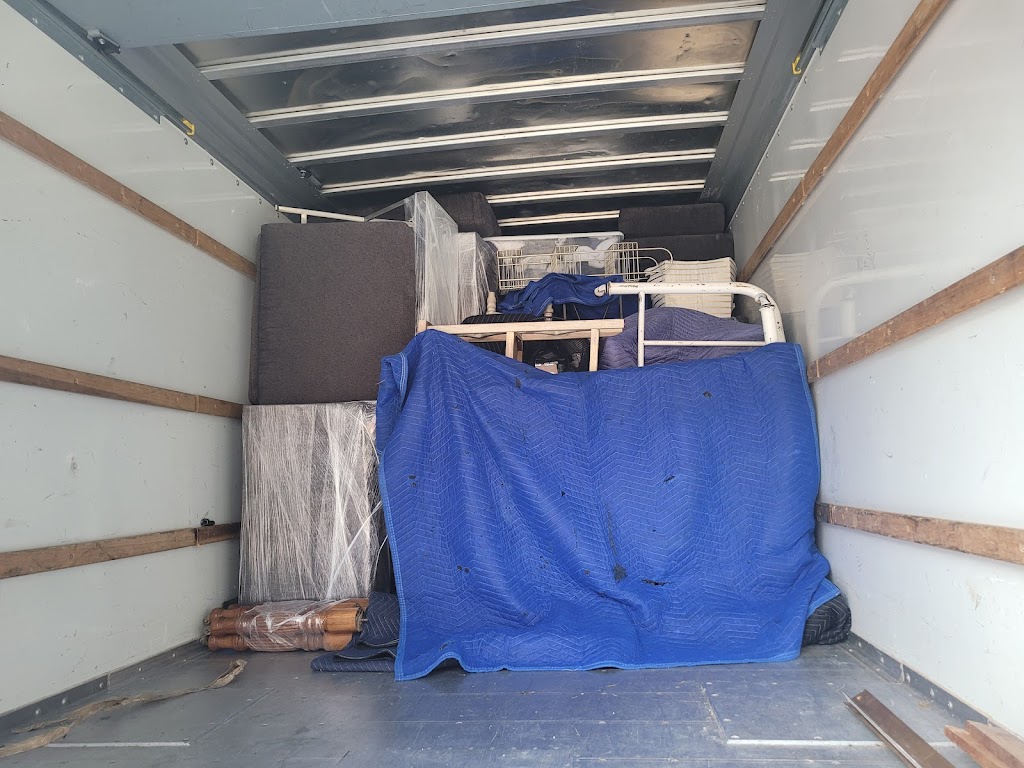 flores moving services | 18318 Swan Stream Dr, Gaithersburg, MD 20877, USA | Phone: (301) 732-2866
