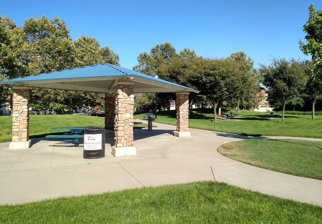 Henderson Park | 9930 W Taron Dr, Elk Grove, CA 95757, USA | Phone: (916) 405-5688