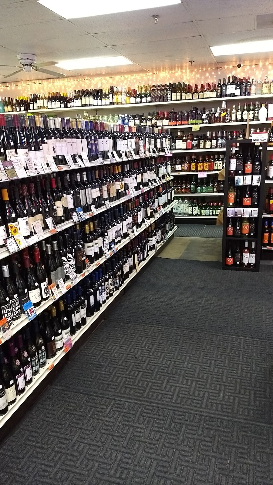 Williams Village Liquor | 655 30th St, Boulder, CO 80303, USA | Phone: (720) 484-4430