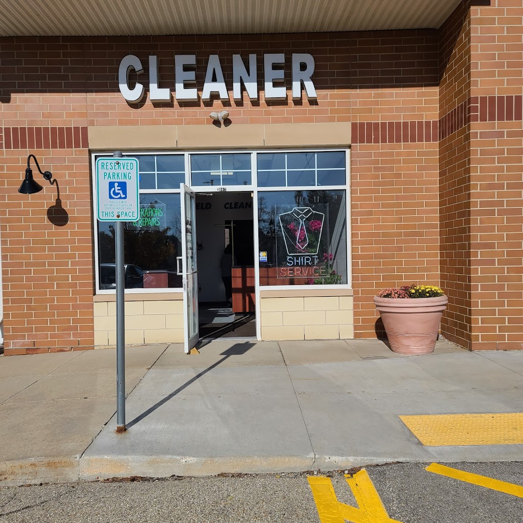Delafield Cleaners | 3087 Village Square Dr, Hartland, WI 53029, USA | Phone: (262) 369-7999