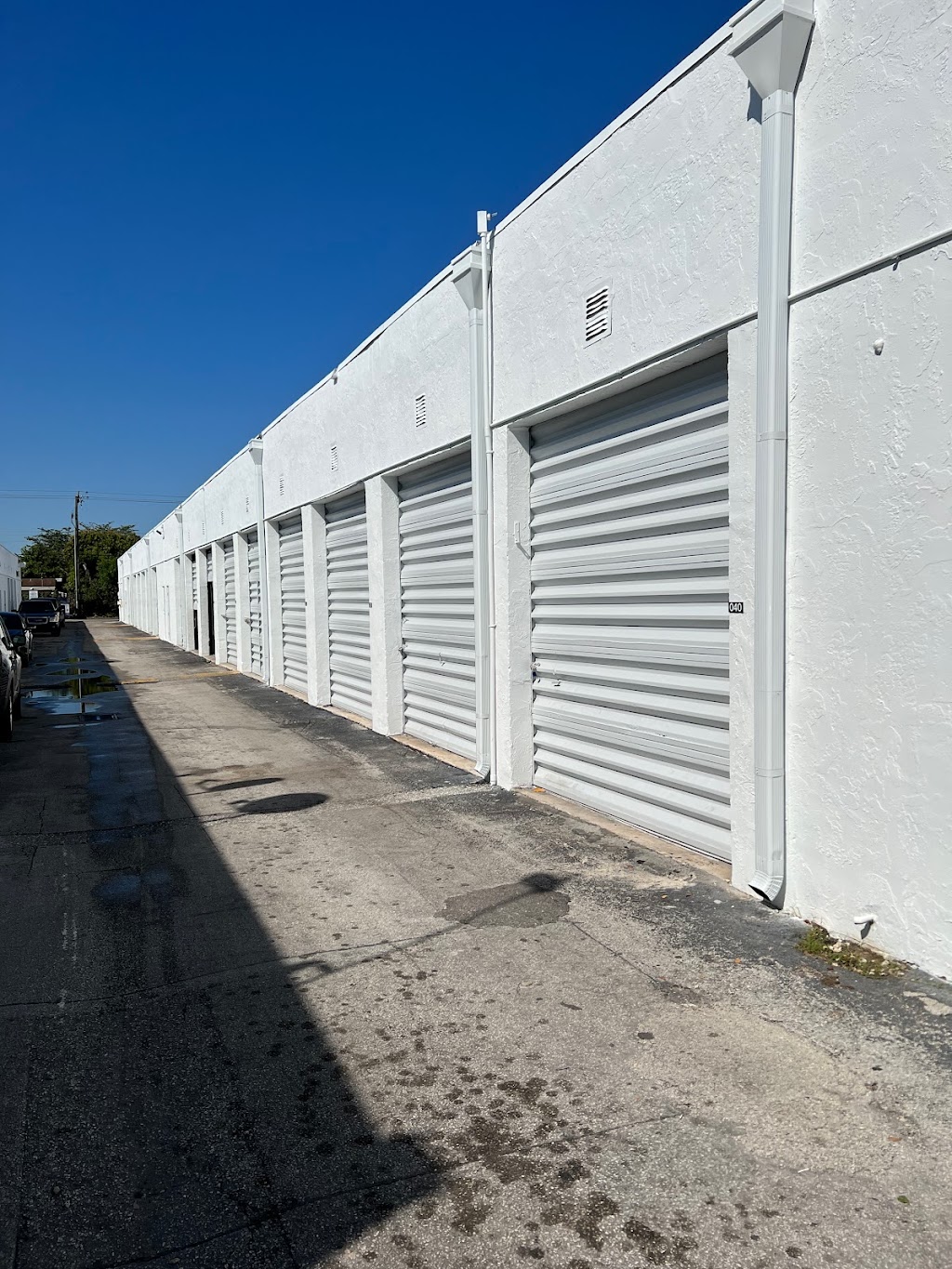 Ives Dairy Self Storage | 20340 NE 15th Ct, Miami, FL 33179, USA | Phone: (305) 651-5354