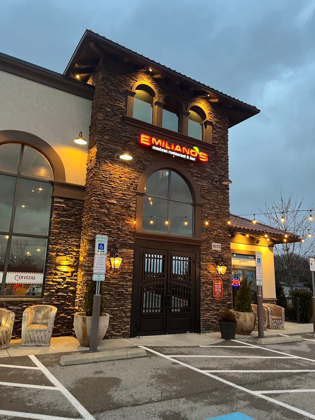 Emilianos Mexican Restaurant & Bar (McCandless) | 9070 St Simon Way, Pittsburgh, PA 15237, USA | Phone: (412) 366-8484