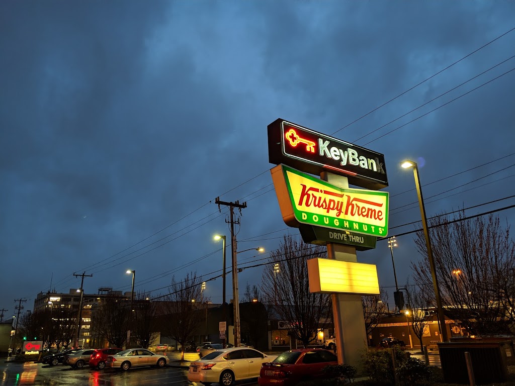 Krispy Kreme | 1900 1st Ave S, Seattle, WA 98134 | Phone: (206) 625-1554
