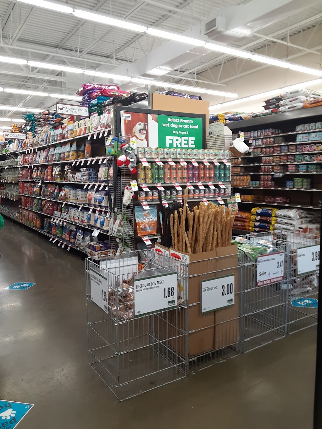Pet Supplies Plus Lawrence 10625 Pendleton Pike, Indianapolis, IN