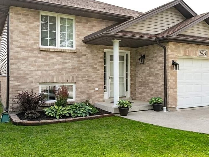 Miranda Adamovic Real Estate | 6505 Tecumseh Rd E, Windsor, ON N8T 1E7, Canada | Phone: (519) 890-8031