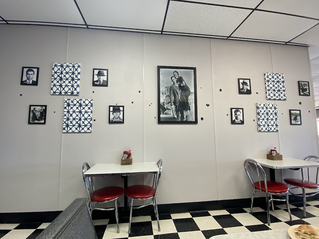Dillingers Diner | 987 East St, Pittsboro, NC 27312, USA | Phone: (919) 542-1312