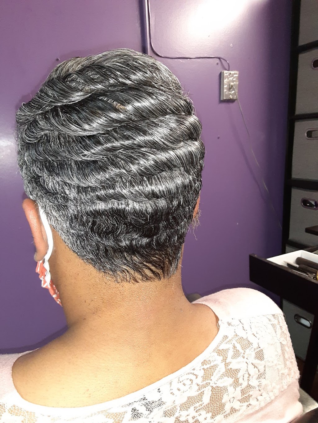 Frostings Hair Salon | 1433 Woodward Rd # C, Midfield, AL 35228 | Phone: (205) 925-0307