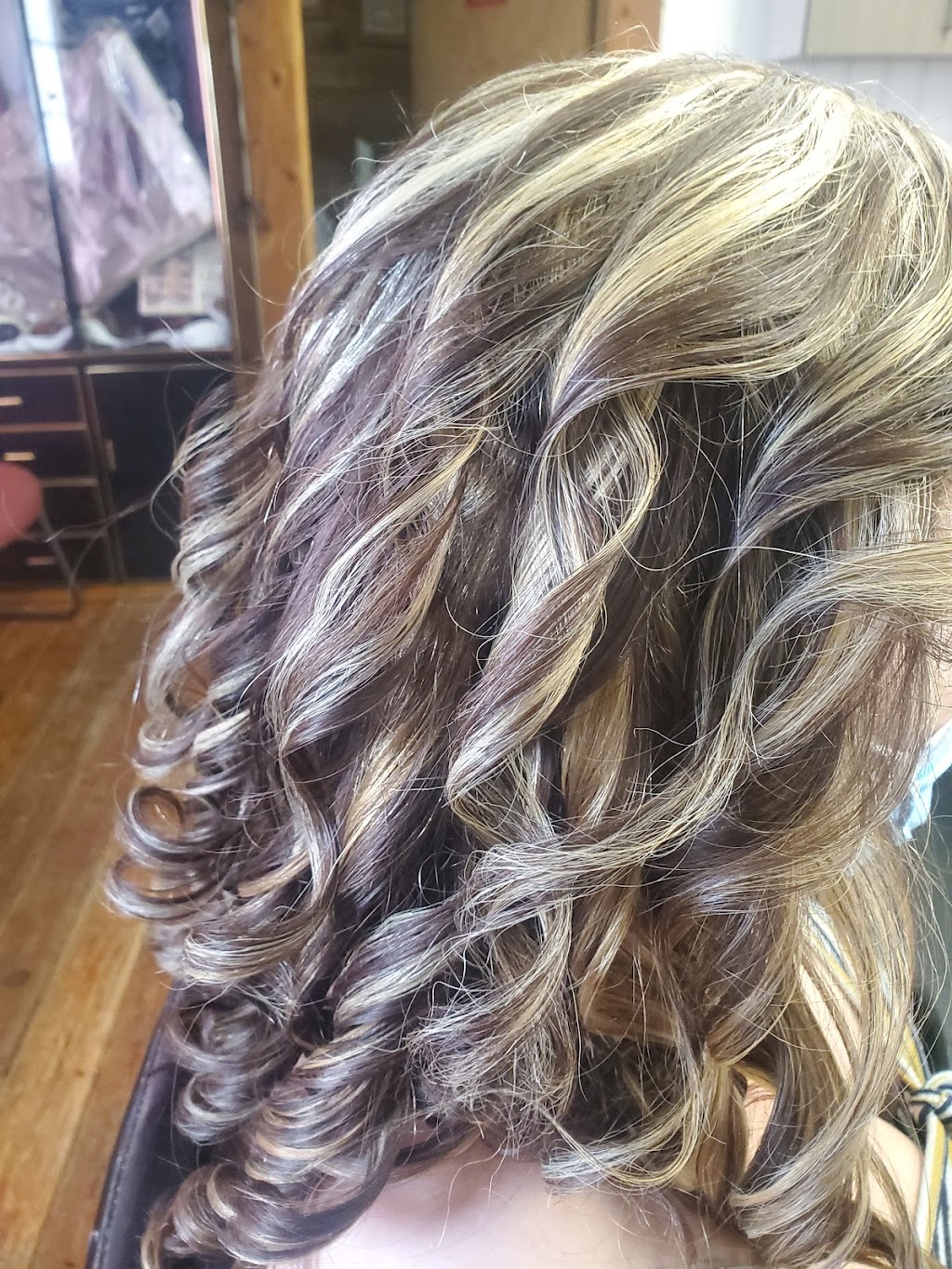 Marys hair salon | 19208 F M RD, FM 969, Webberville, TX 78653, USA | Phone: (512) 285-7236