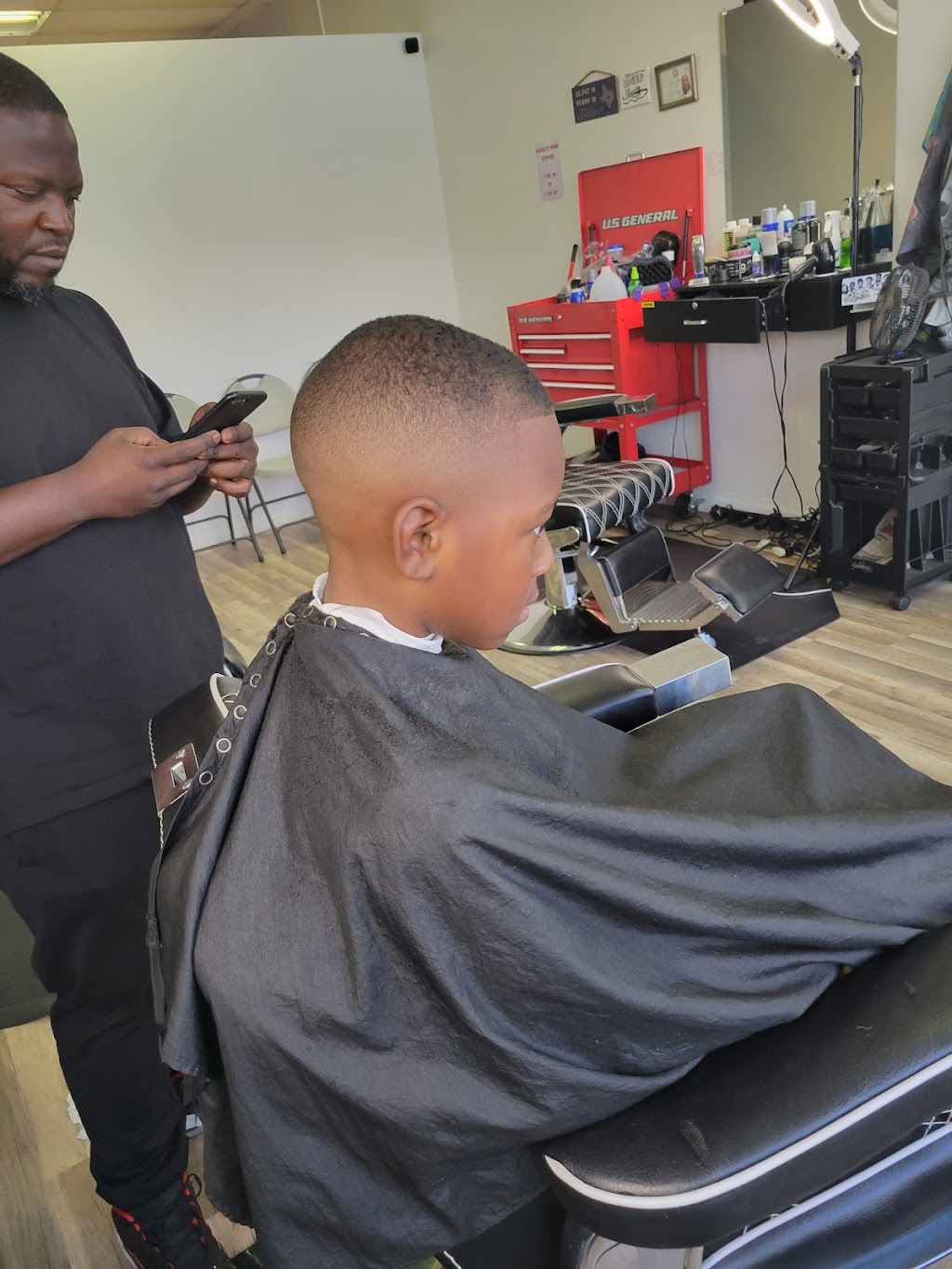 No Cap Kutz Barbershop | 5800 E Berry St Suite 120, Fort Worth, TX 76119, USA | Phone: (682) 301-1549