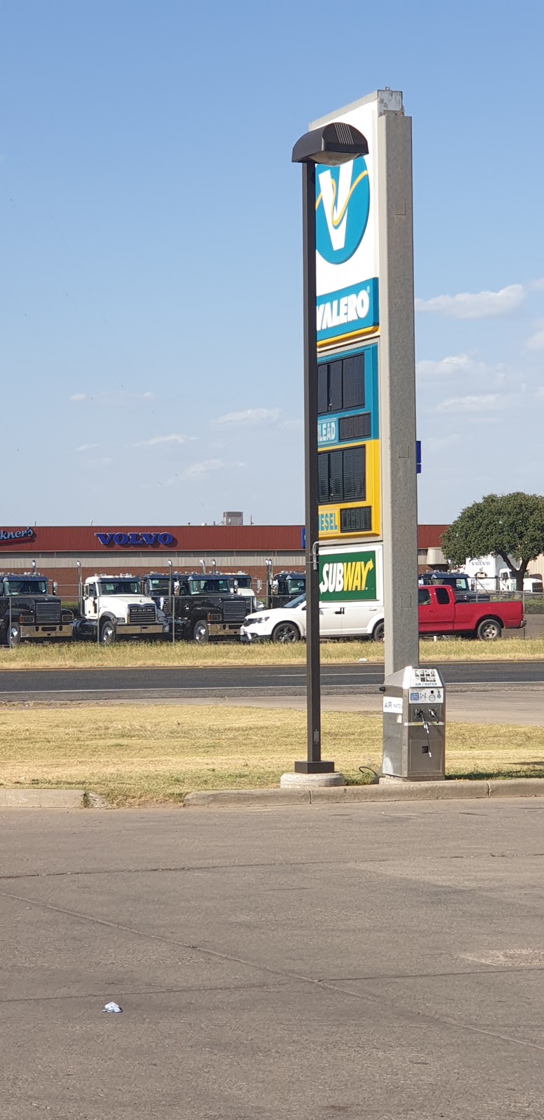 Valero | 1129 SE Loop 289, Lubbock, TX 79404, USA | Phone: (806) 745-0028