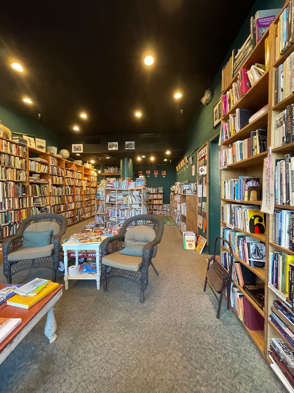 Restons Used Book Shop | 1623 Washington Plaza North Lake Anne, Village Center, Reston, VA 20190, USA | Phone: (703) 435-9772