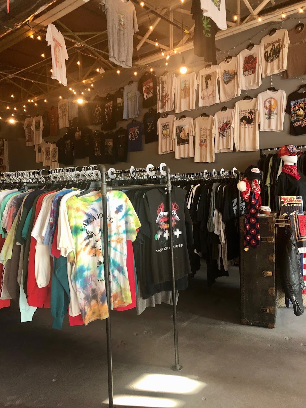 Vagabond Vintage Denton | 314 E Hickory St Suite 109, Denton, TX 76201 | Phone: (940) 435-0992