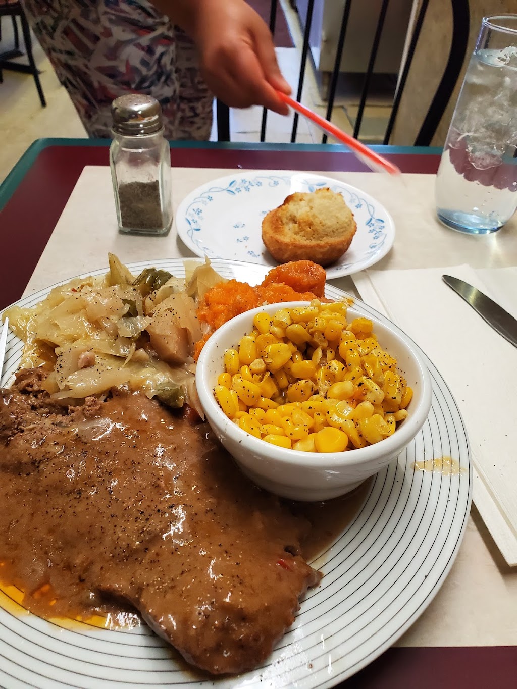 Shaw Dairy Restaurant | 12810 Shaw Ave, Cleveland, OH 44108, USA | Phone: (216) 541-4116