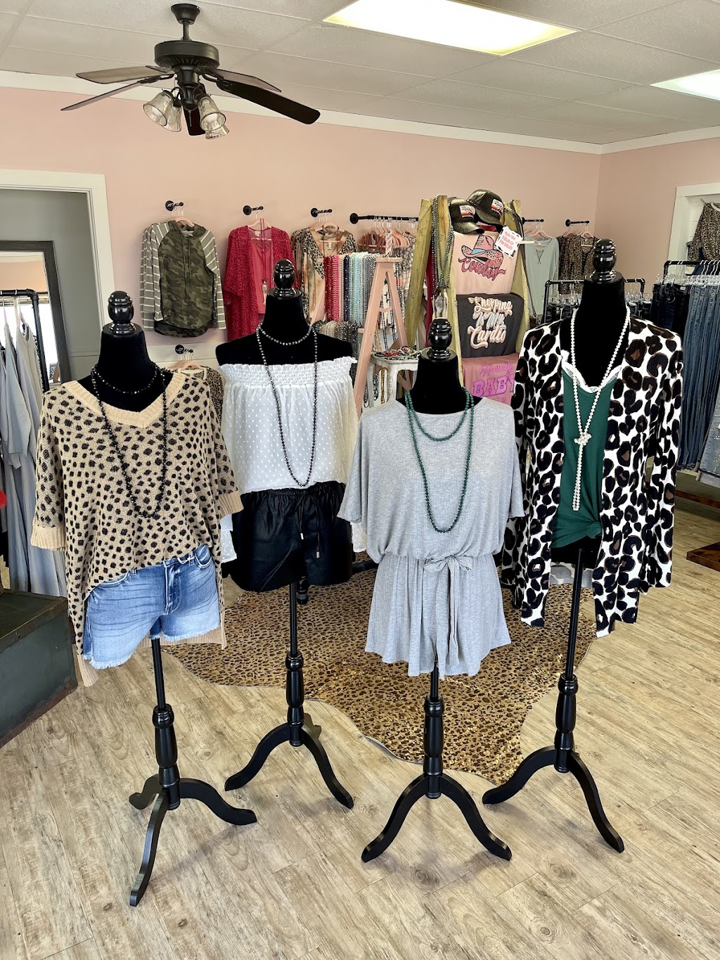 Glitter & Grace Boutique | 1410 S 3rd St a, Mabank, TX 75147, USA | Phone: (903) 445-8982