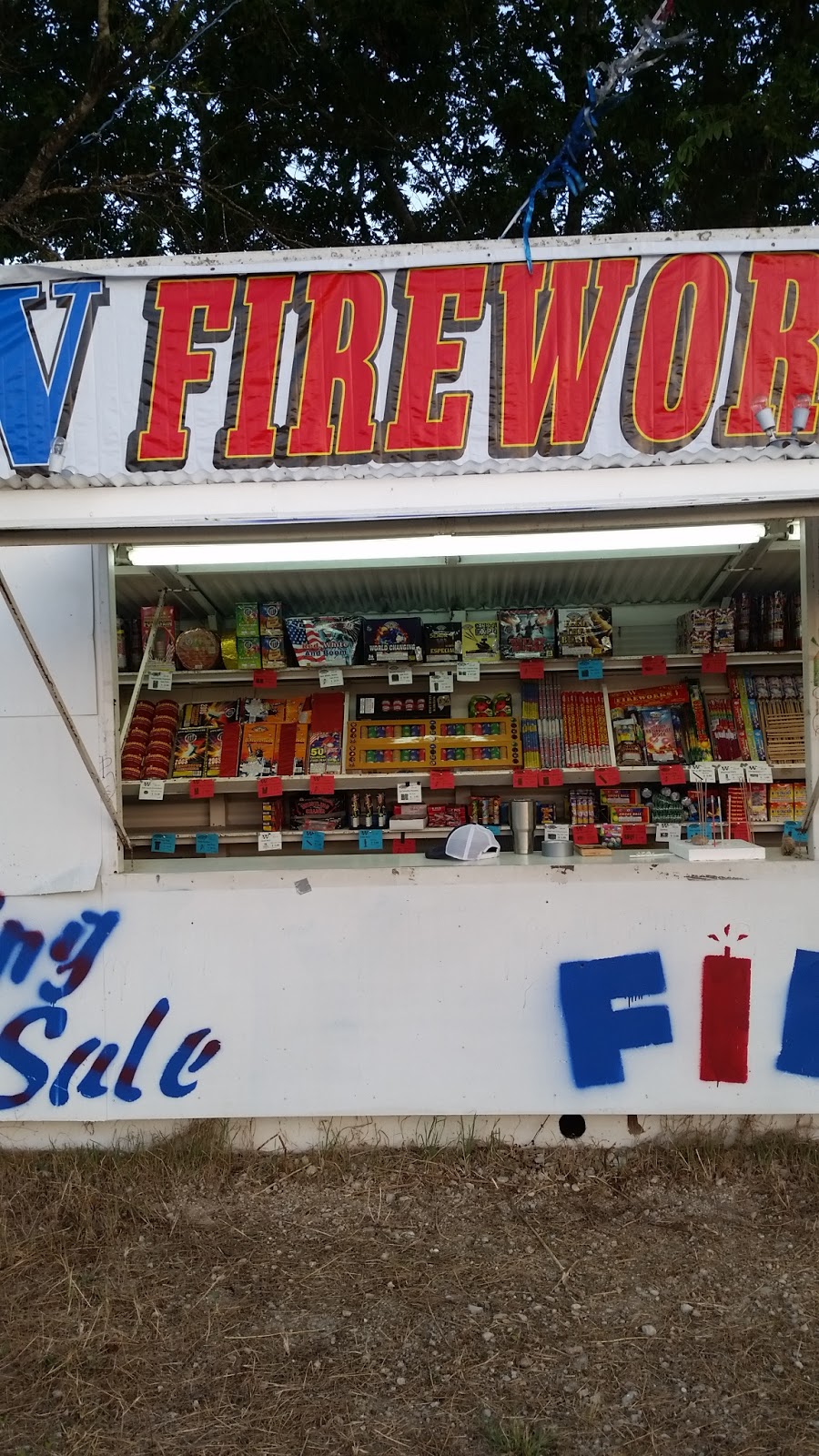 Mr. W Fireworks | 4410 FM725, New Braunfels, TX 78130, USA | Phone: (210) 622-3112