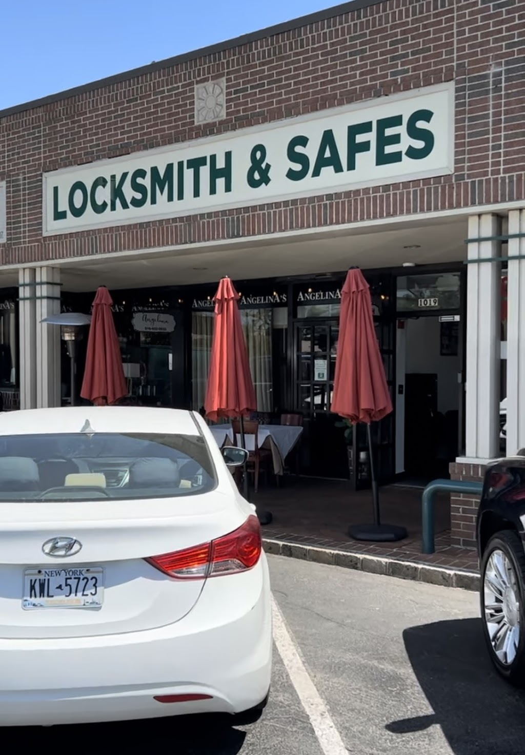 Syosset Lock Shop | 1019 Oyster Bay Rd, East Norwich, NY 11732, USA | Phone: (516) 921-3780