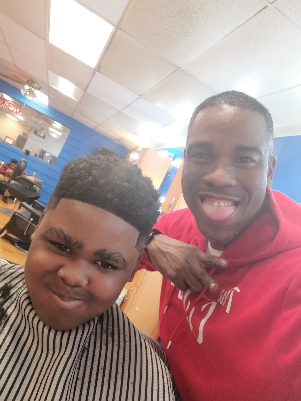 Top Notch Barber & Beauty Sln | 1210 Chambers Rd, Ferguson, MO 63135, USA | Phone: (314) 524-0505