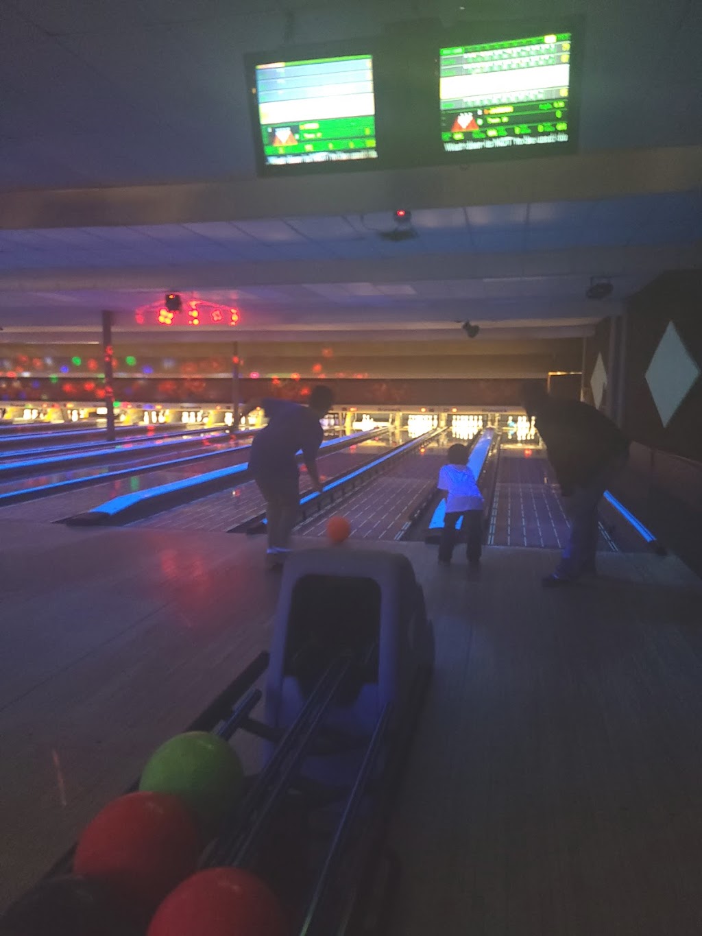 Bryan Lanes | 1307 W High St, Bryan, OH 43506, USA | Phone: (419) 636-2695