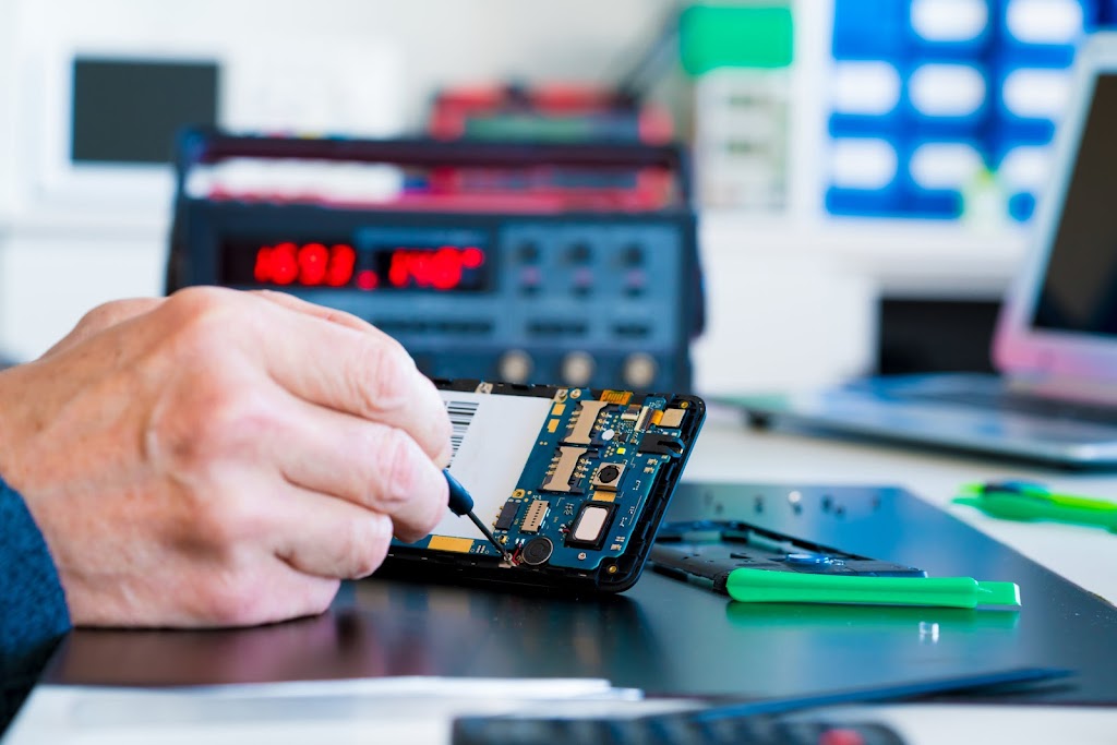 Triad Phone Repair | 813 Guilford College Rd, Greensboro, NC 27409, USA | Phone: (336) 803-5194