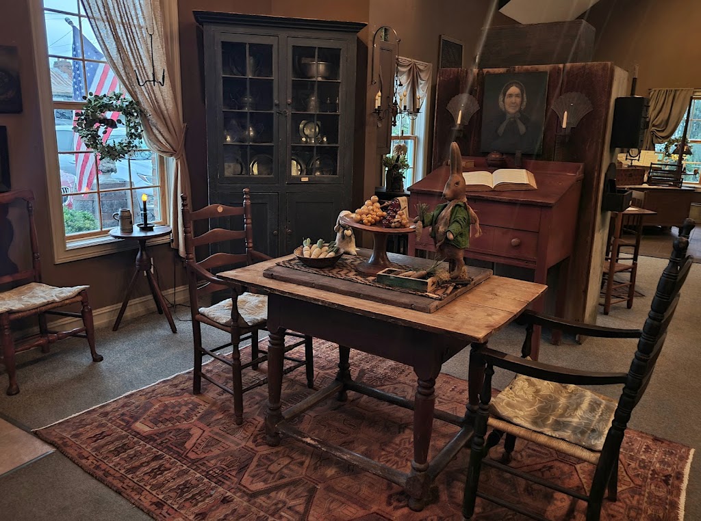 Early Country Antiques Interiors & Designs | 185 High St, Waynesville, OH 45068, USA | Phone: (513) 855-1007