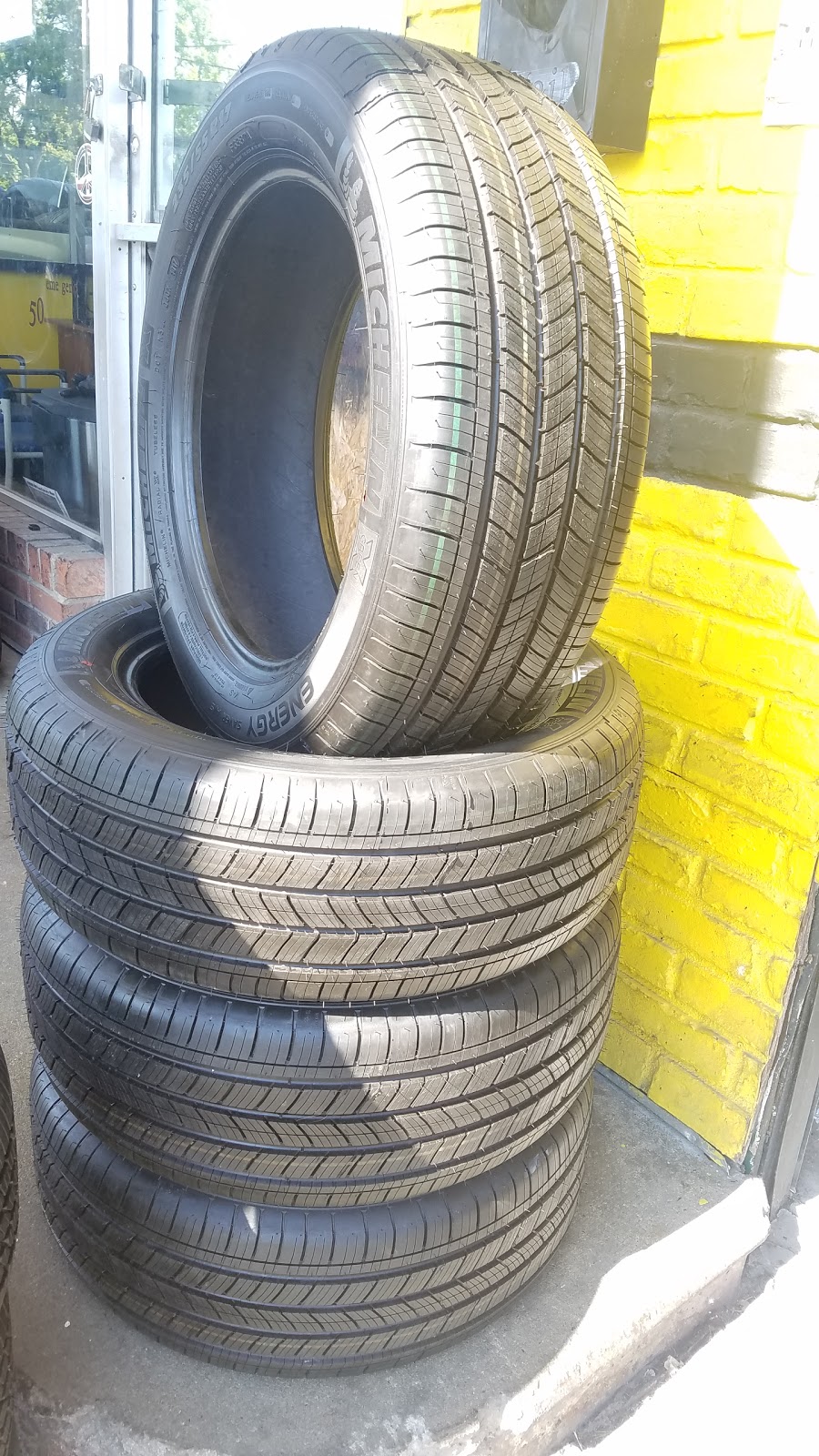 LB Tires | 9322 Blue Lick Rd, Louisville, KY 40229, USA | Phone: (502) 962-5693