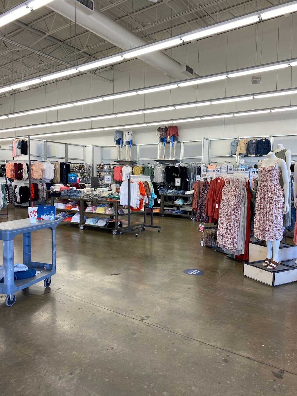 Old Navy | 2325 S Stemmons Fwy Ste 2362, Lewisville, TX 75067, USA | Phone: (972) 315-9135