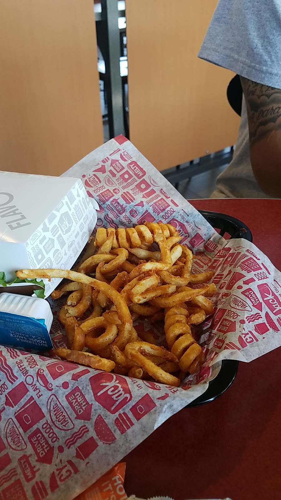 Jack in the Box | 19487 CA-65, Bakersfield, CA 93308 | Phone: (661) 399-9277