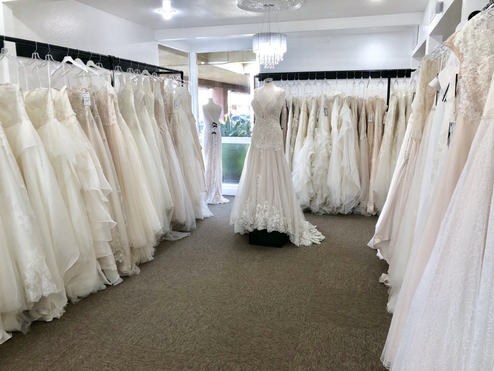 bridal outlet by dantella | 710 S Brookhurst St suite v, Anaheim, CA 92804, USA | Phone: (714) 706-2007