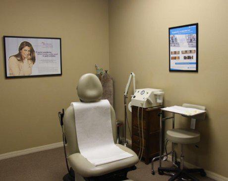 Unique Dermatology & Wellness Center: Dyan Harvey, DO | 4325 Lynx Paw Trail, Valrico, FL 33596, USA | Phone: (813) 684-9600