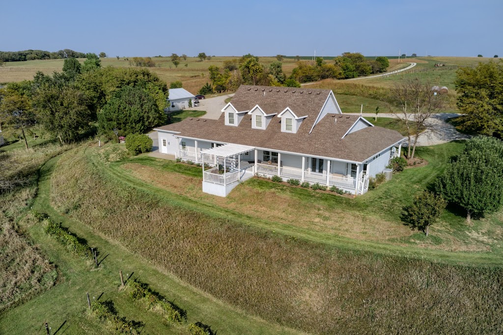 Front Porch Vineyards | 72351 608 Ave, Crab Orchard, NE 68332, USA | Phone: (402) 806-3164