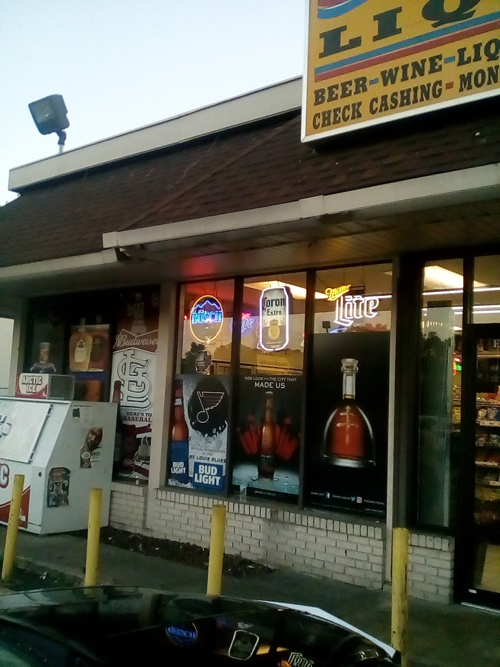 A1 Wine & Spirit | 10625 New Halls Ferry Road, St. Louis, MO 63136, USA | Phone: (314) 867-3100