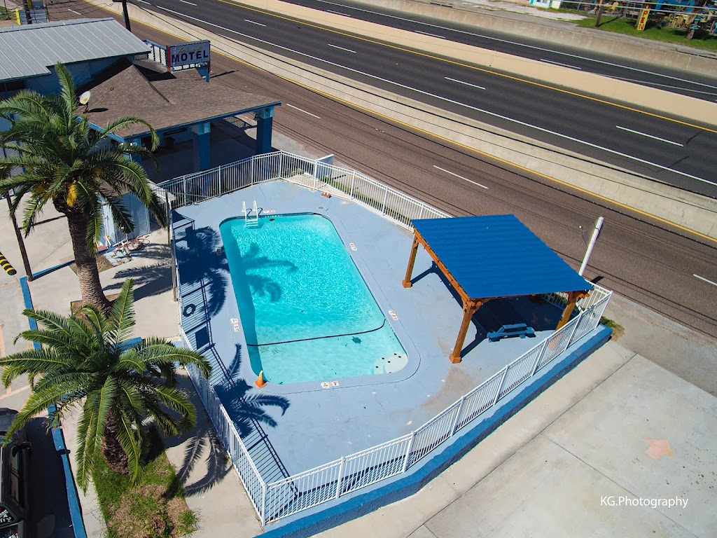 Gateway Motel | 10701 S Padre Island Dr, Corpus Christi, TX 78418, USA | Phone: (361) 937-1211