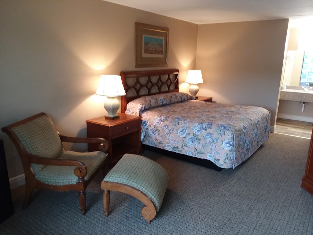 The Audubon Inn | 722 S Lobdell Hwy, Port Allen, LA 70767, USA | Phone: (225) 383-7188