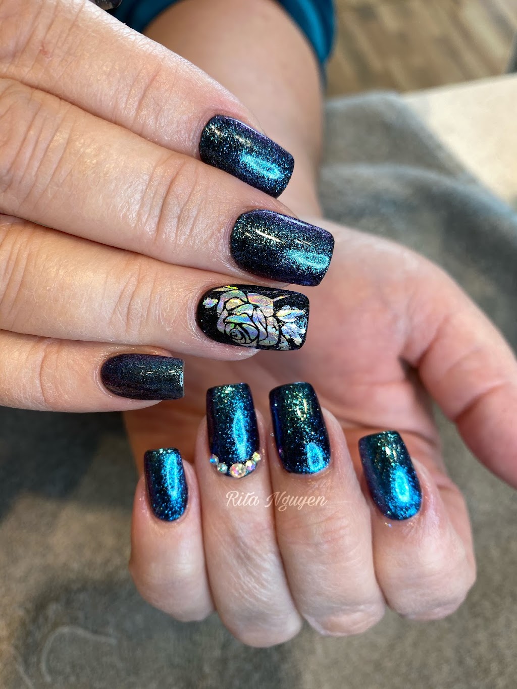 elegant nails | 600 Hartbrook Dr, Hartland, WI 53029, USA | Phone: (262) 367-6688