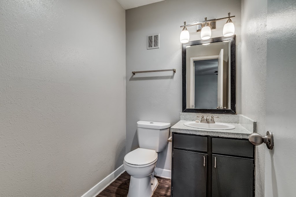 Oakmont Apartment Homes | 834 Timberlake Dr, Arlington, TX 76010, USA | Phone: (817) 649-7100