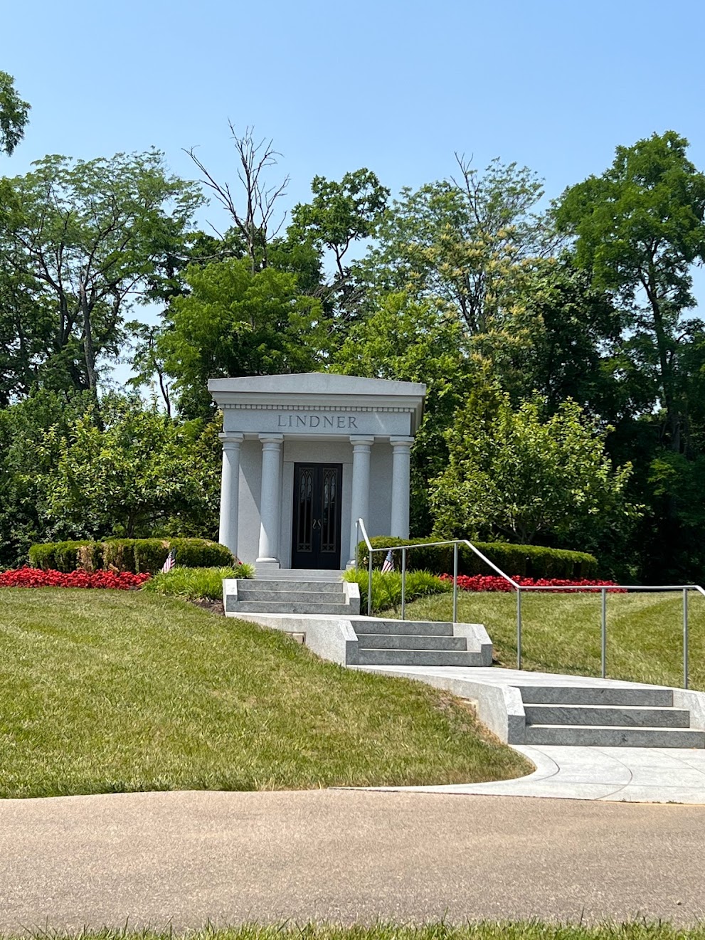 Rest Haven Memorial Park | 10209 Plainfield Rd, Cincinnati, OH 45241, USA | Phone: (513) 563-2260