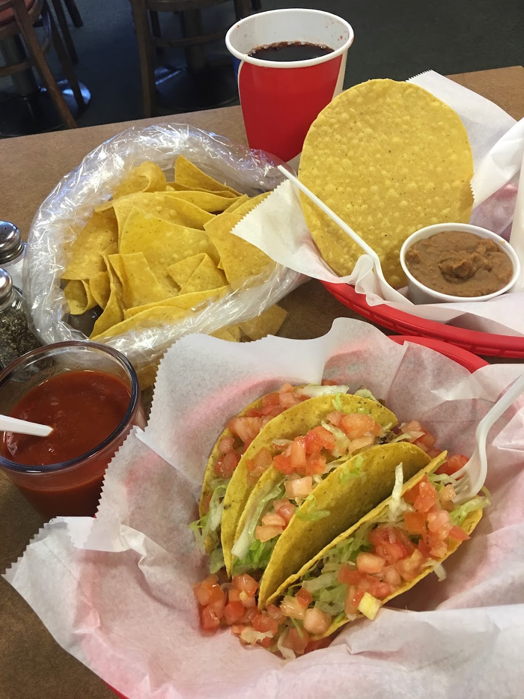 Tippys Taco House | 8632 Lee Hwy, Fairfax, VA 22031, USA | Phone: (703) 560-0511