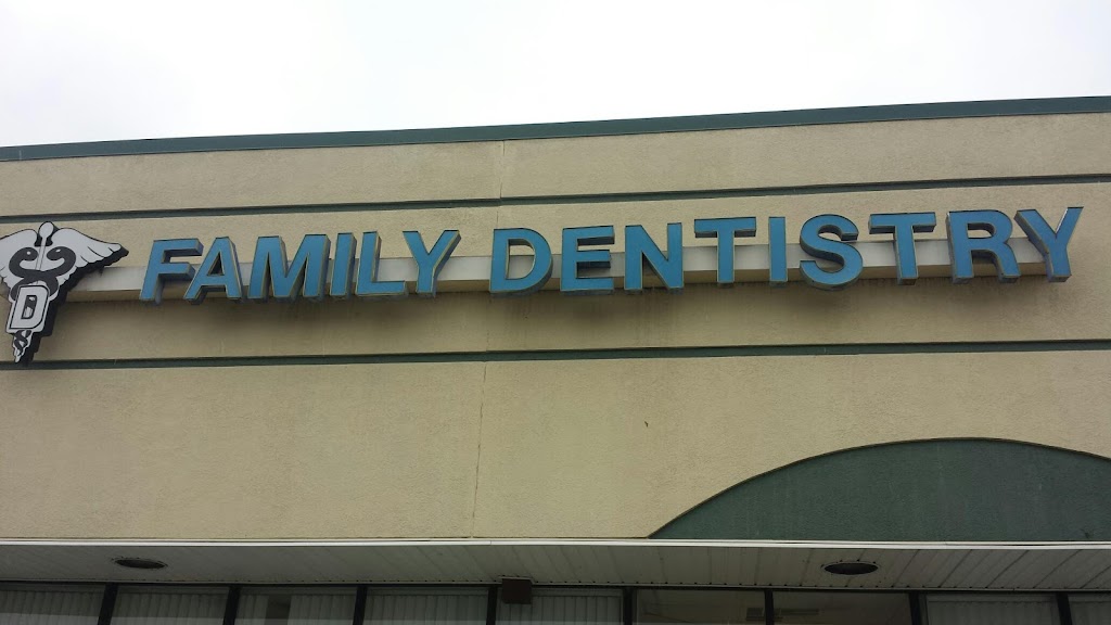 Family Dentistry & Assoc. of Belleville: Dr. Kenneth L. Williams Dr. Brian Bishop | 11784 Belleville Rd, Belleville, MI 48111, USA | Phone: (734) 699-1808