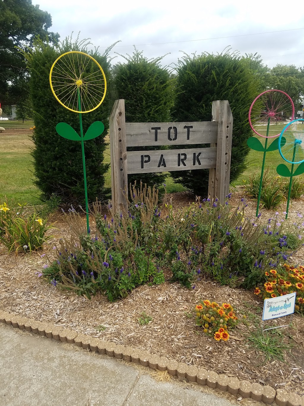 Tot Park | 349 N Indiana St, Griffith, IN 46319, USA | Phone: (219) 922-3078