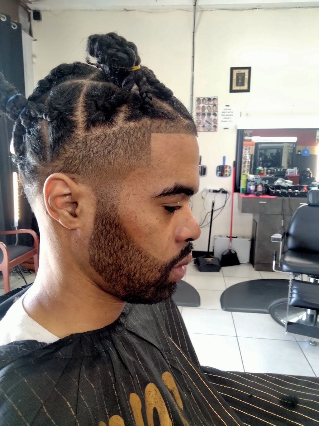 Kings Style & Barber | 2518 W Marshall Dr STE A, Grand Prairie, TX 75051, USA | Phone: (817) 368-8932