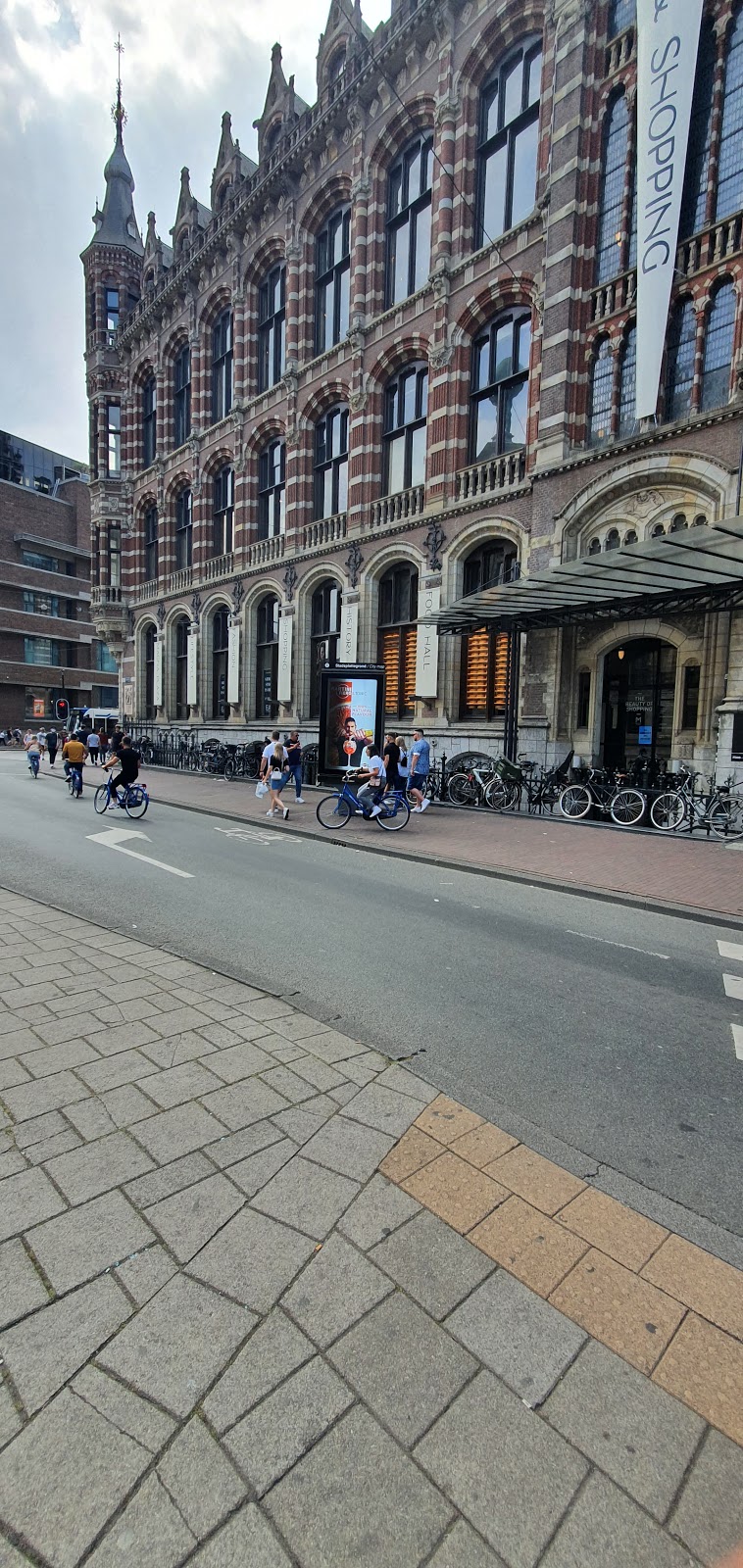 rent24 Coworking Amsterdam Magna Plaza | Spuistraat 139F, 1012 SV Amsterdam, Netherlands | Phone: 020 257 1500