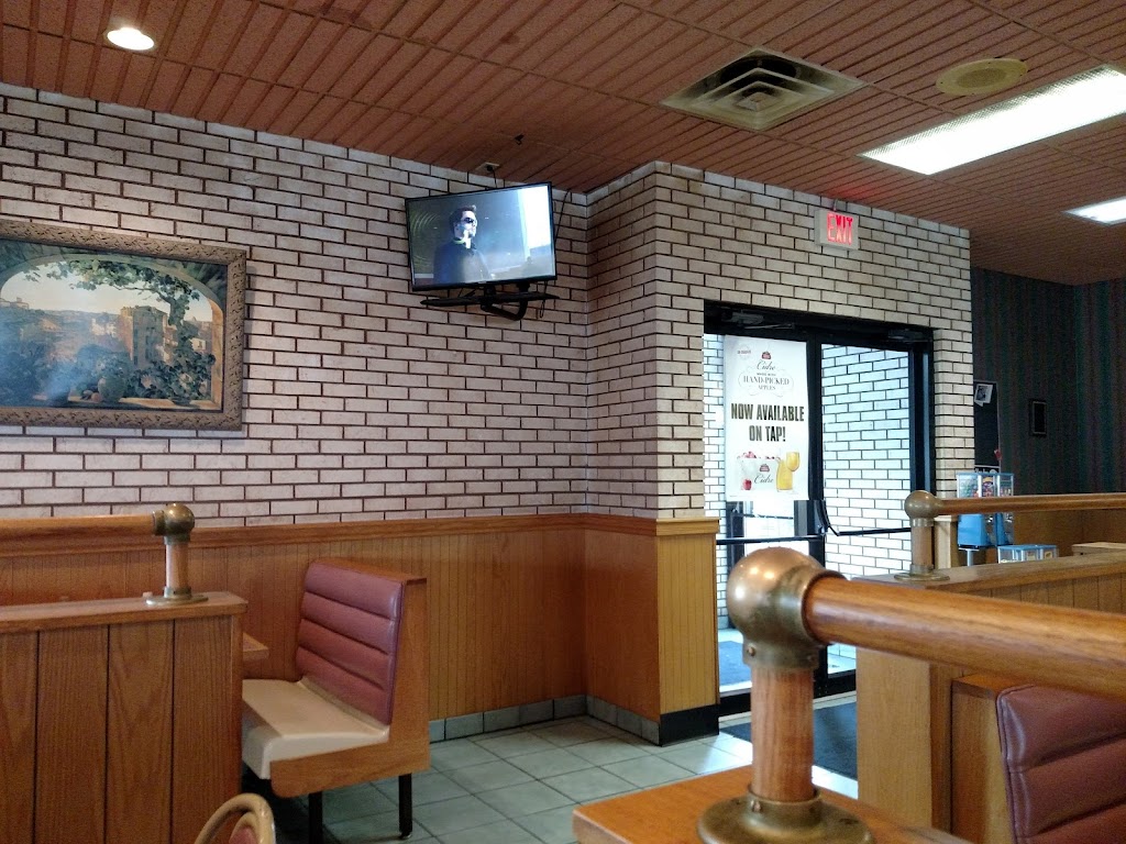 The Pizza Oven: LINCOLN WAY | 2805 Lincoln Hwy, Massillon, OH 44646, USA | Phone: (330) 833-8222