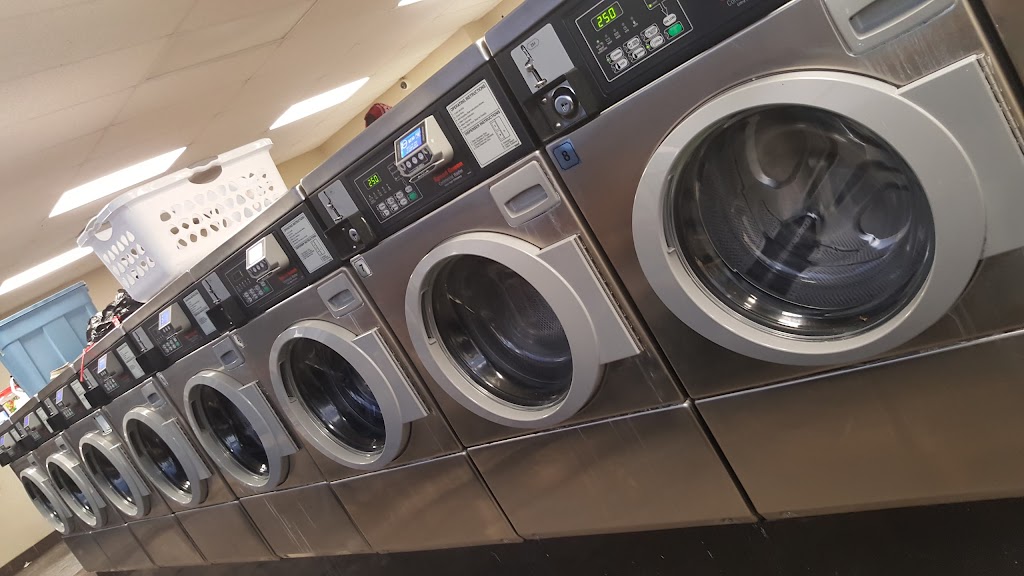 California Street Laundromat Lavandaria | 3222 California St, Omaha, NE 68131, USA | Phone: (531) 444-7126